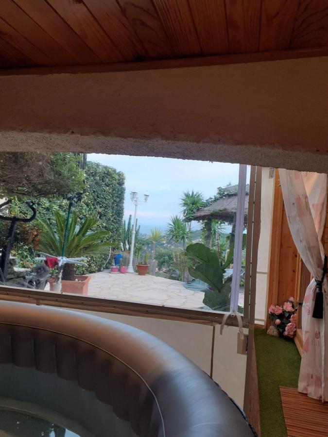 Nouveau ! Chambre D'Hote Insolite Privee " Coeurs De Pirates A Bali En Provence" Spa Sauna Massages Dans Cadre Exotique D'Amenagements Exterieurs D'Exception Ete Comme Hiver Bienvenue !!! Bed & Breakfast Кавалере-сюр-Мер Екстериор снимка